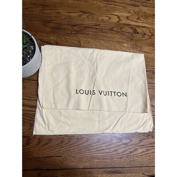 Authentic Louis Vuitton Medium size envelope Dust bag W 17.5” x H 13” - Picture 1 of 5